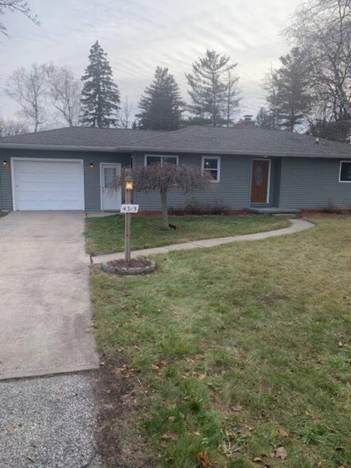 Villa Cute House In Quiet Neighborhood Saginaw Exterior foto